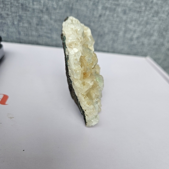 Apophyllite and Stilbite Cluster crystal - Picture 7 of 7